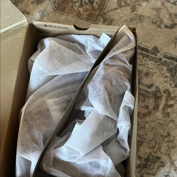 COUTGO Women's Elegant Tan Heels - Picture 3 of 4